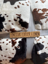 Load image into Gallery viewer, Tricolor Cow Queen Blanket S25
