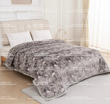 Load image into Gallery viewer, Real Tree Grey Camo Super Plush Blanket
