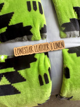 Load image into Gallery viewer, Aiden Lime Green Super Plush Blanket S43
