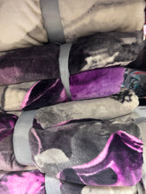 Load image into Gallery viewer, Marie Purple Butterfly S22 Blanket
