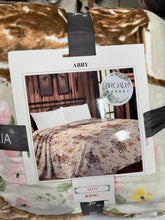 Load image into Gallery viewer, MIA Abby Highland Cow Super Plush Blanket
