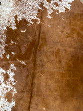 Load image into Gallery viewer, Stunning Beige Red Splatter Cowhide Rug 55x42”
