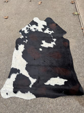 Load image into Gallery viewer, Tricolor Calf Cowhide Rugs
