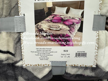 Load image into Gallery viewer, Marie Purple Butterfly S22 Blanket
