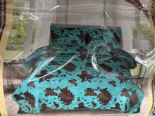 Load image into Gallery viewer, Turquoise Cow Bedding Set
