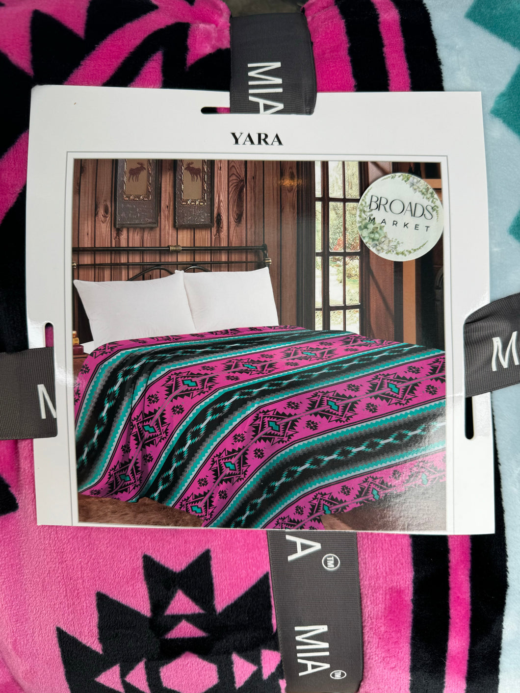 Series 15 MIA Yara Hot Pink Aztec Blanket