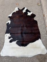 Load image into Gallery viewer, Tricolor Calf Cowhide Rugs
