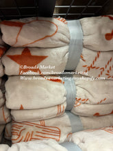 Load image into Gallery viewer, Howdy Super Plush Blanket
