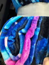 Load image into Gallery viewer, Lisa Blue Dolphin S19 Blanket
