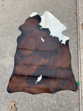 Load image into Gallery viewer, Tricolor Calf Cowhide Rugs
