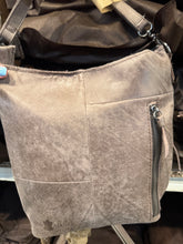 Load image into Gallery viewer, BA2821 Middle Zipper Tooled Cowhide Purse
