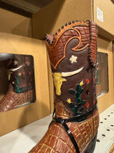 Load image into Gallery viewer, RA7155 Cowskull Crocodile Boot Vase
