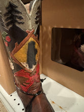 Load image into Gallery viewer, RA4149 Black Bear Boot Vase
