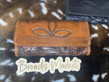 Load image into Gallery viewer, Bootstitch Distressed Leather Wallet
