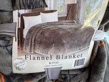 Load image into Gallery viewer, Forrest Green Punchy Super Plush Blanket
