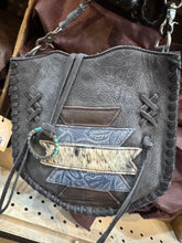 Load image into Gallery viewer, Aztec Ziglag Leather Purse
