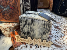 Load image into Gallery viewer, Cowhide Tooled Jewelry Cases
