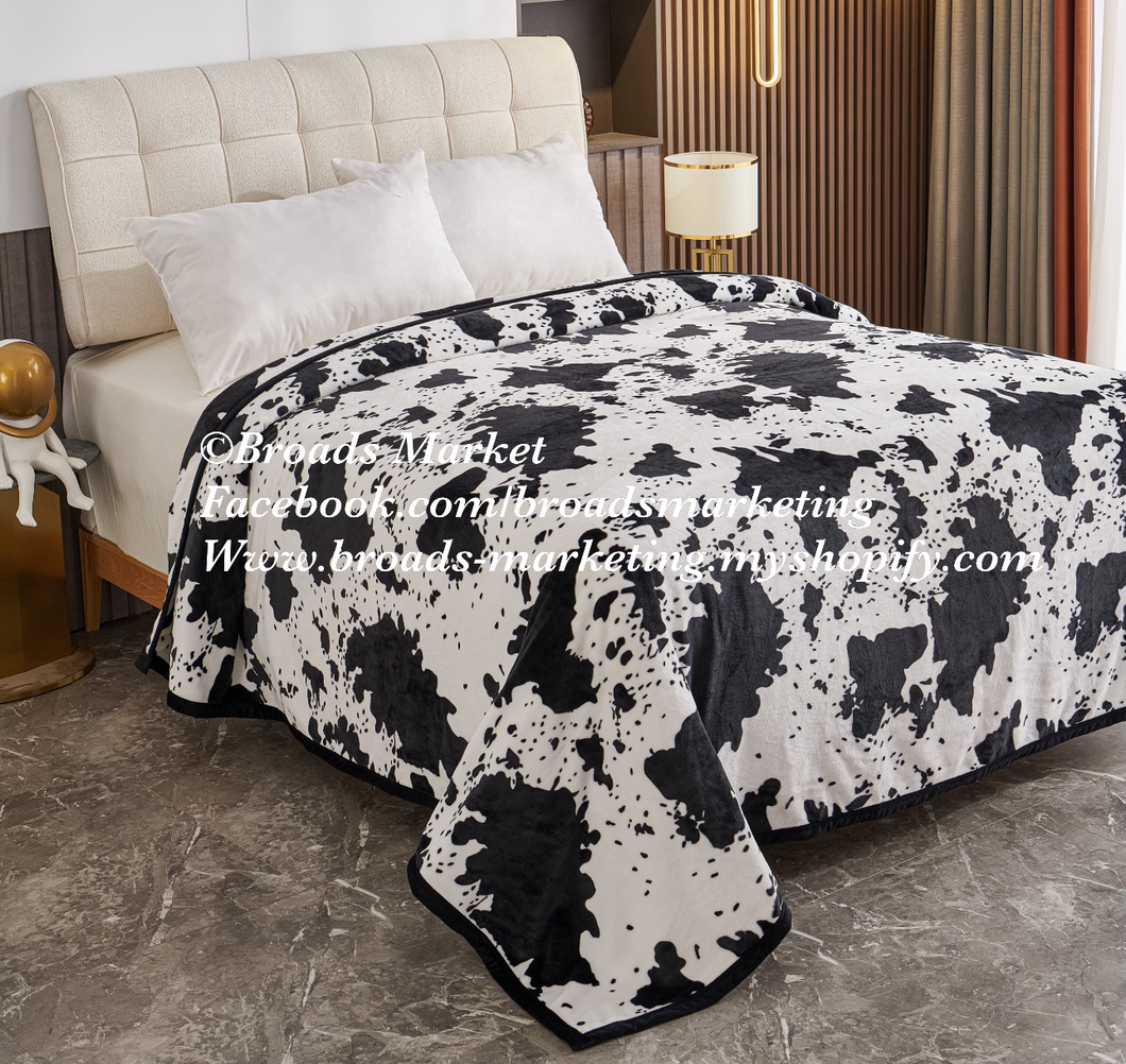 Black & White Cow Super Plush Blanket