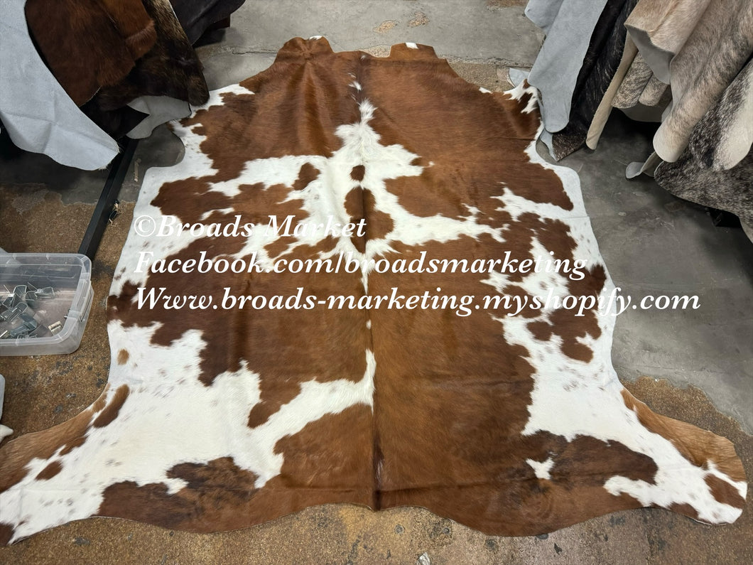 Tricolor Splatter Red Beige Cowhide