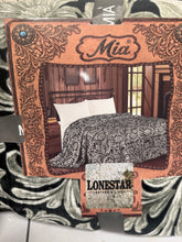 Load image into Gallery viewer, MIA Blankets
