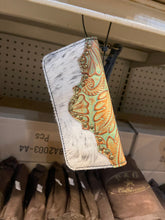 Load image into Gallery viewer, Cowhide Wristlet Wallets
