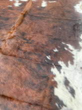 Load image into Gallery viewer, 5’ Brindle Cowhide Rug
