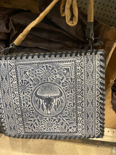 Load image into Gallery viewer, Tooled Cowskull Chain Purse
