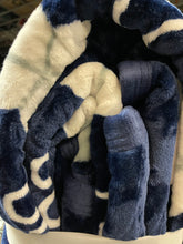 Load image into Gallery viewer, Cowboys Star Super Plush Blanket Comforter
