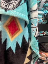 Load image into Gallery viewer, Twin Plush Throw Blankets
